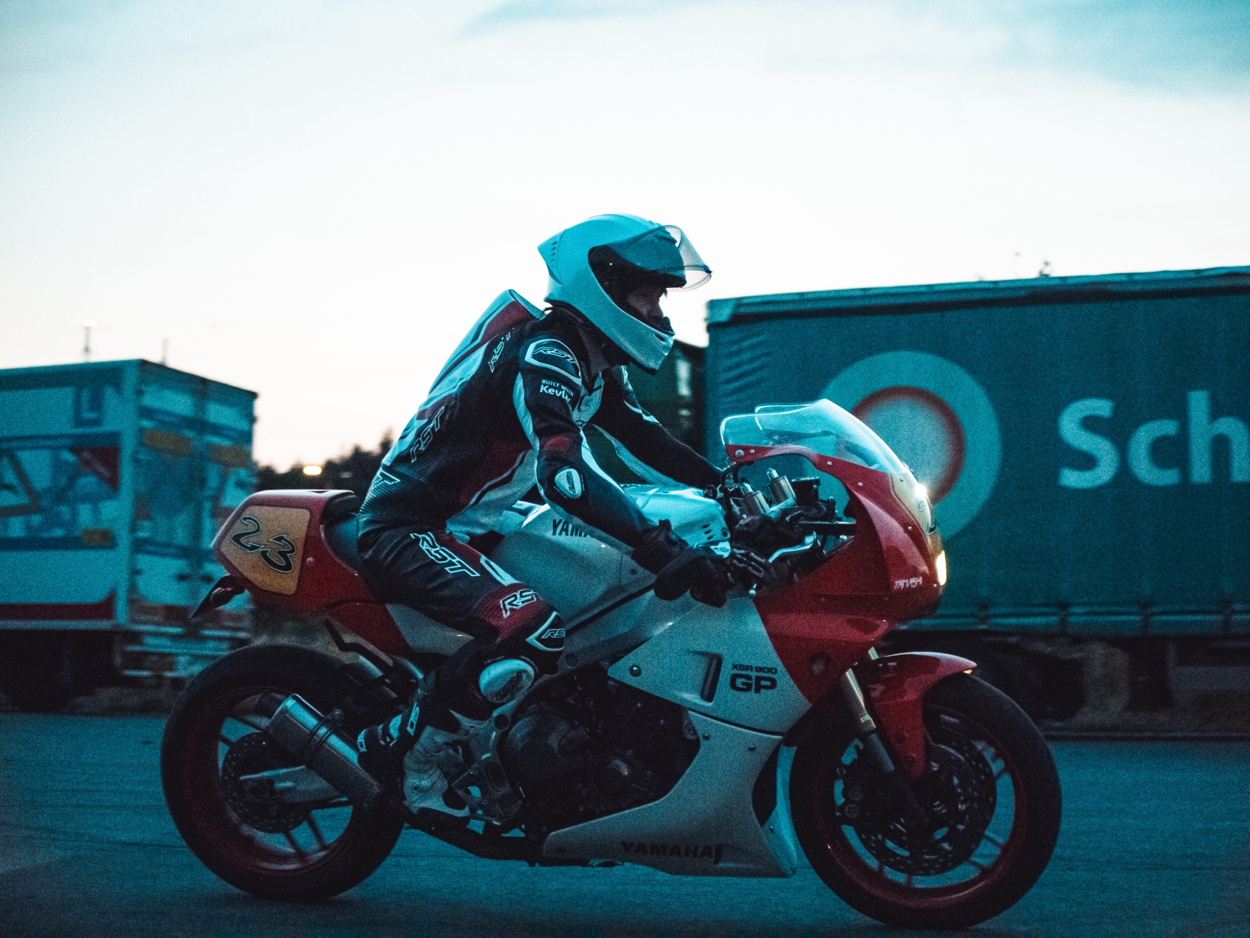 MOTO